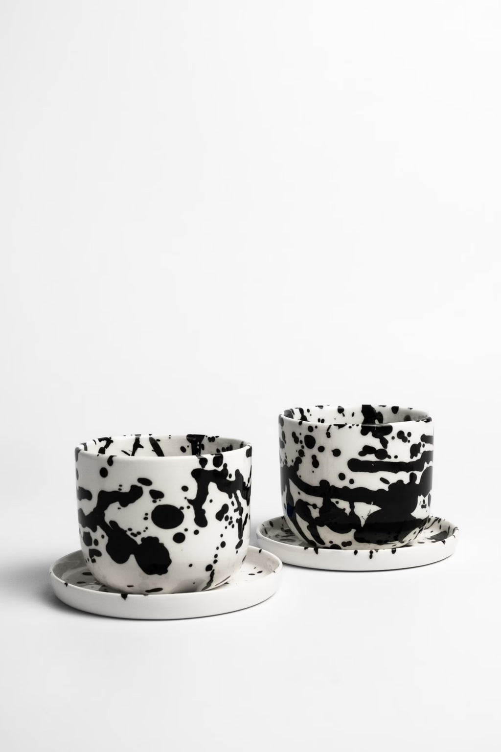 Handmade ceramic coffee cup, Black & White Modern ceramic cup set, No handle mug with black splashes, Splattered cup, Ceramic tumbler